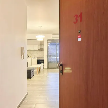 1 Bedroom 968 *