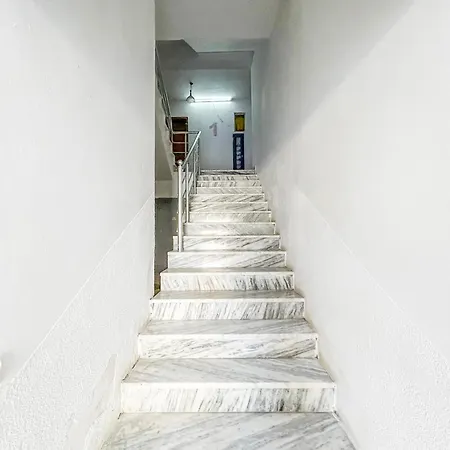 Apartment 1 Bedroom 968 *
