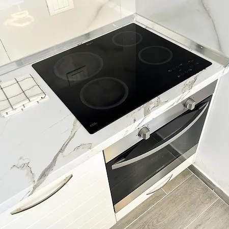 1 Bedroom 968 *