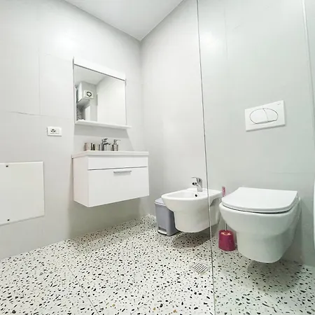 1 Bedroom 968 Apartment *