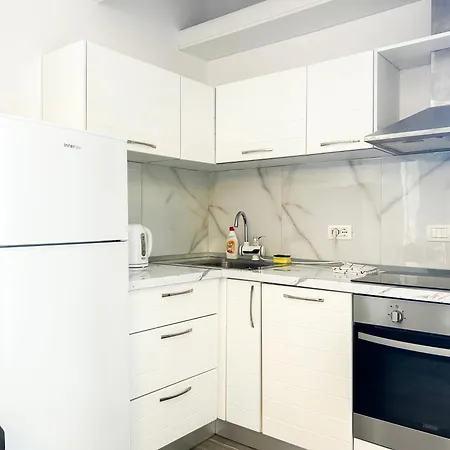 Apartment 1 Bedroom 968 *