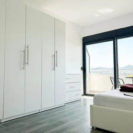 Apartment 1 Bedroom 968 *