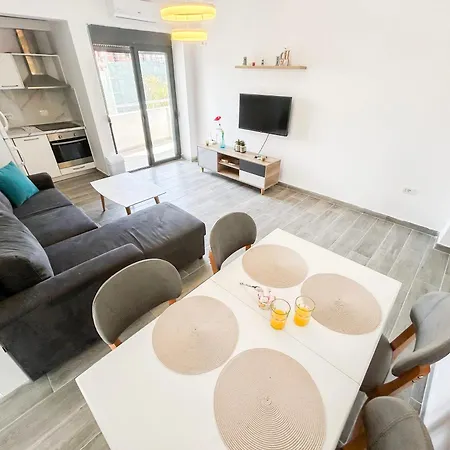 1 Bedroom 968 Apartment *